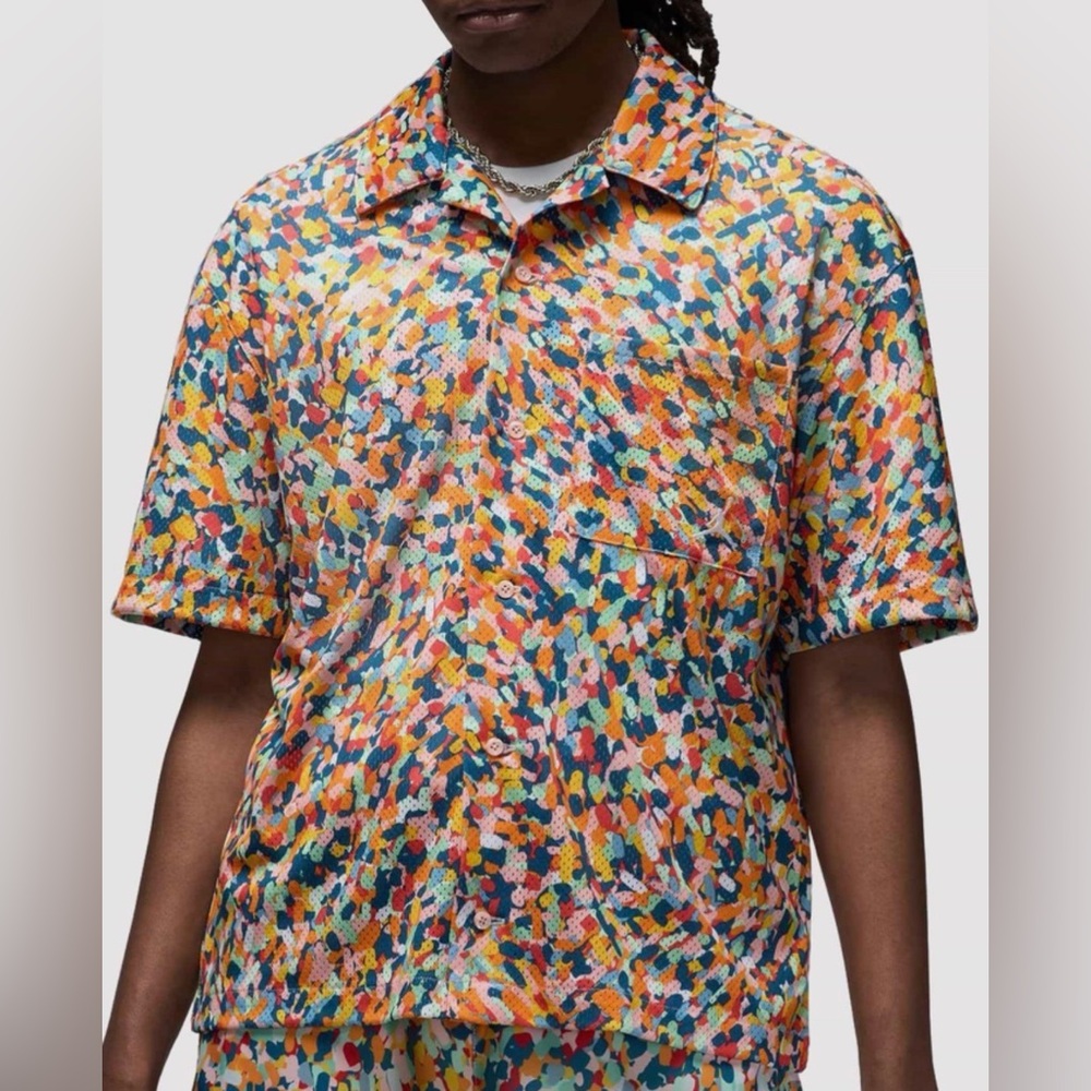 Professional Athlete Owned Nike Jordan Essential Top
Multi-Colored- Size XL
